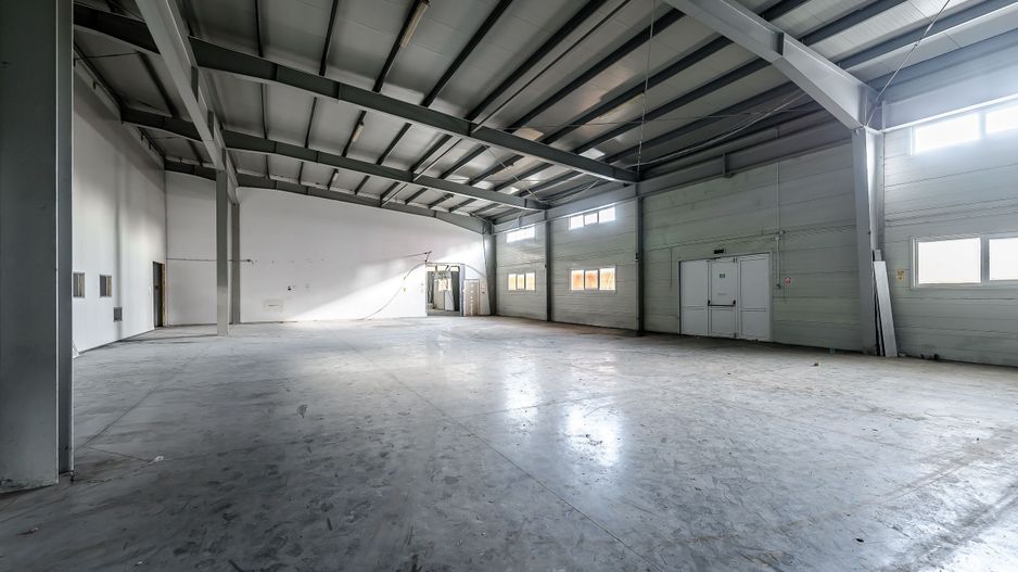 Hală industrială în suprafață de 2744 mp - Poză 1