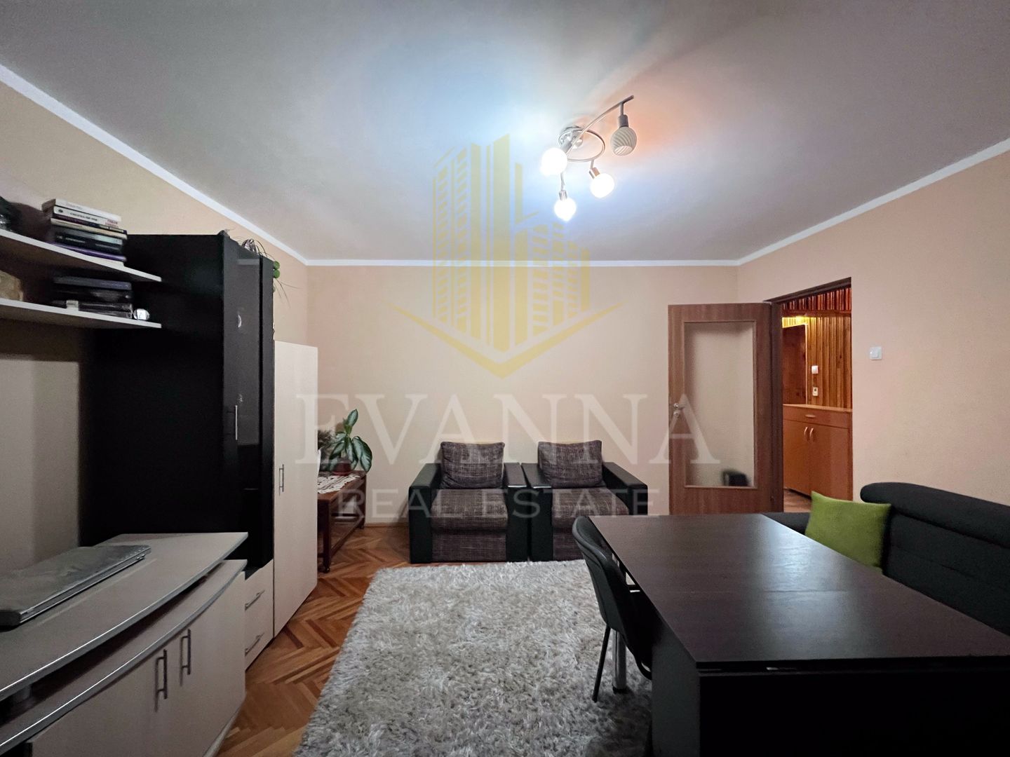 De vanzare 4 camere | 90 mp utili | balcon | zona Garii. - Poză 10