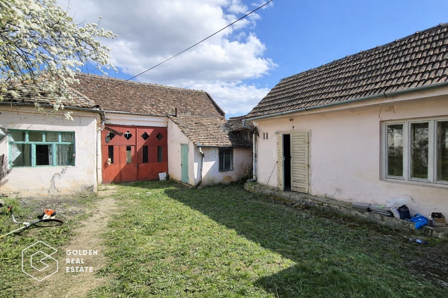 Casa cu doua corpuri de cladire, localitatea Chesint - Poză 5