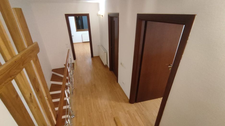 Vilă de închiriat ideală pentru reședință privată sau spațiu de business - Poză 13