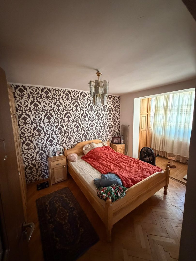 Apartament spațios cu 4 camere – Marghita, zona centrală - Poză 5