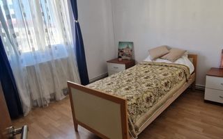 Apartament 3 camere | Balcon | 64 MPU | Decomandat | Lazaret - Poză 3