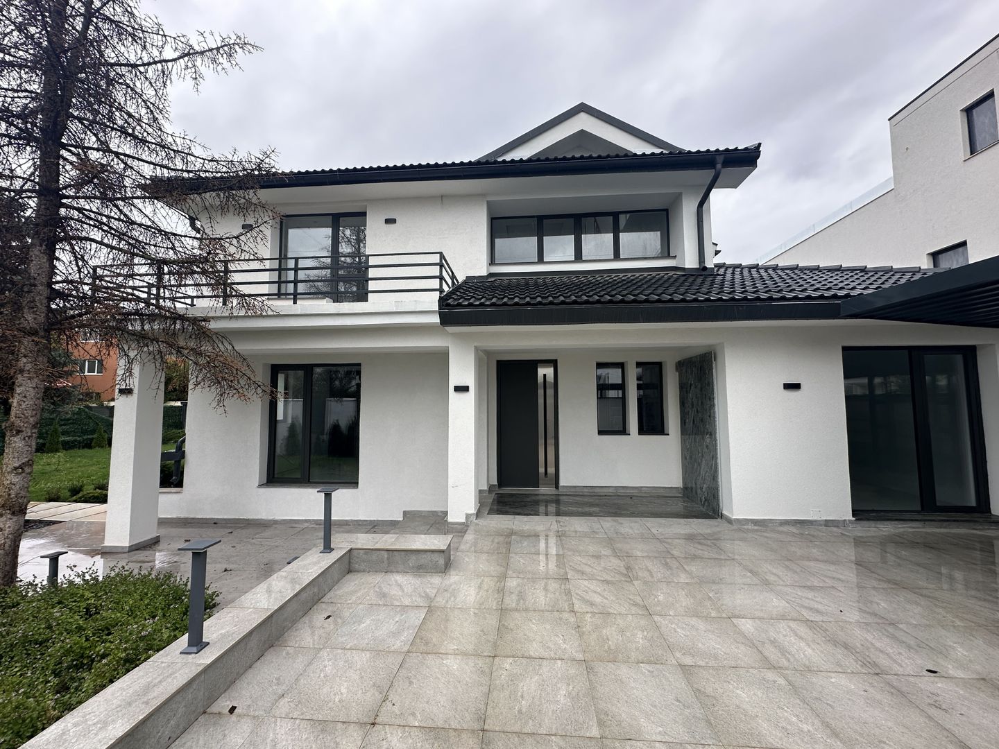 VIla S+P+1+M | Teren de 1000mp | Lift Interior | Finisata Complet - Poză 1