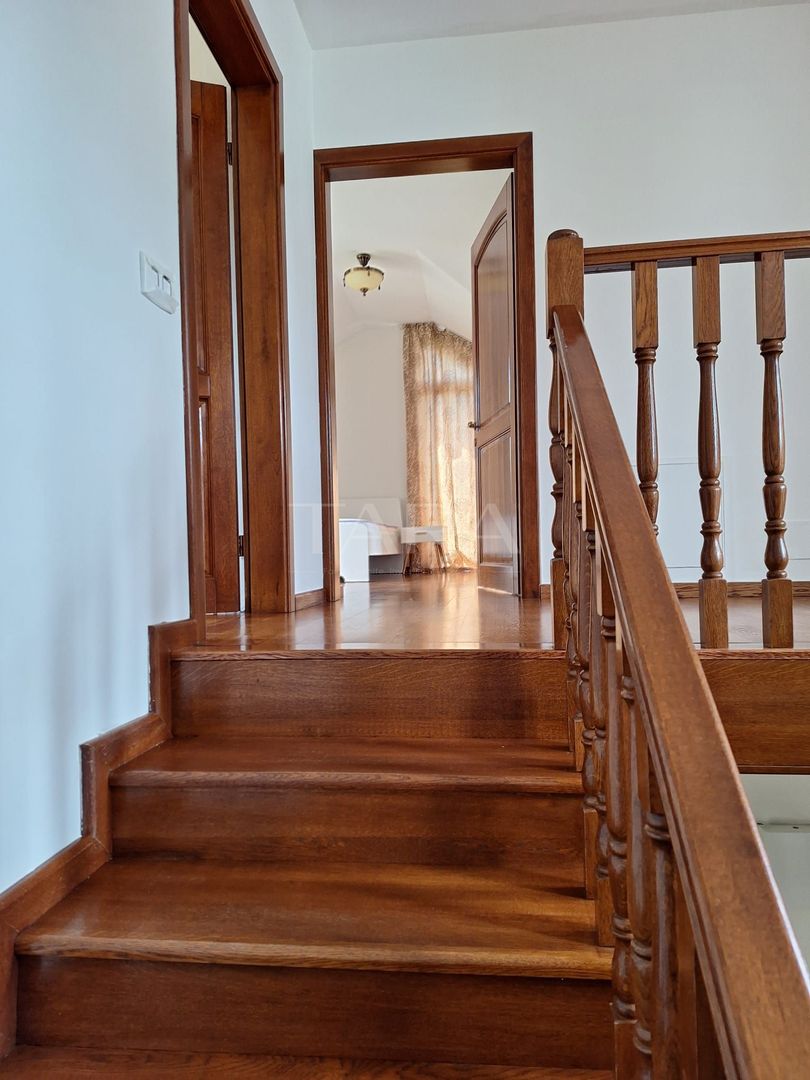 Casa deosebită în Europa – stil clasic, terase și grădină amenajata - Poză 9