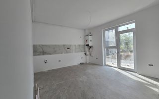 Vila finalizata, curte libera 185 mp,  loc de parcare, zona case - Poză 9