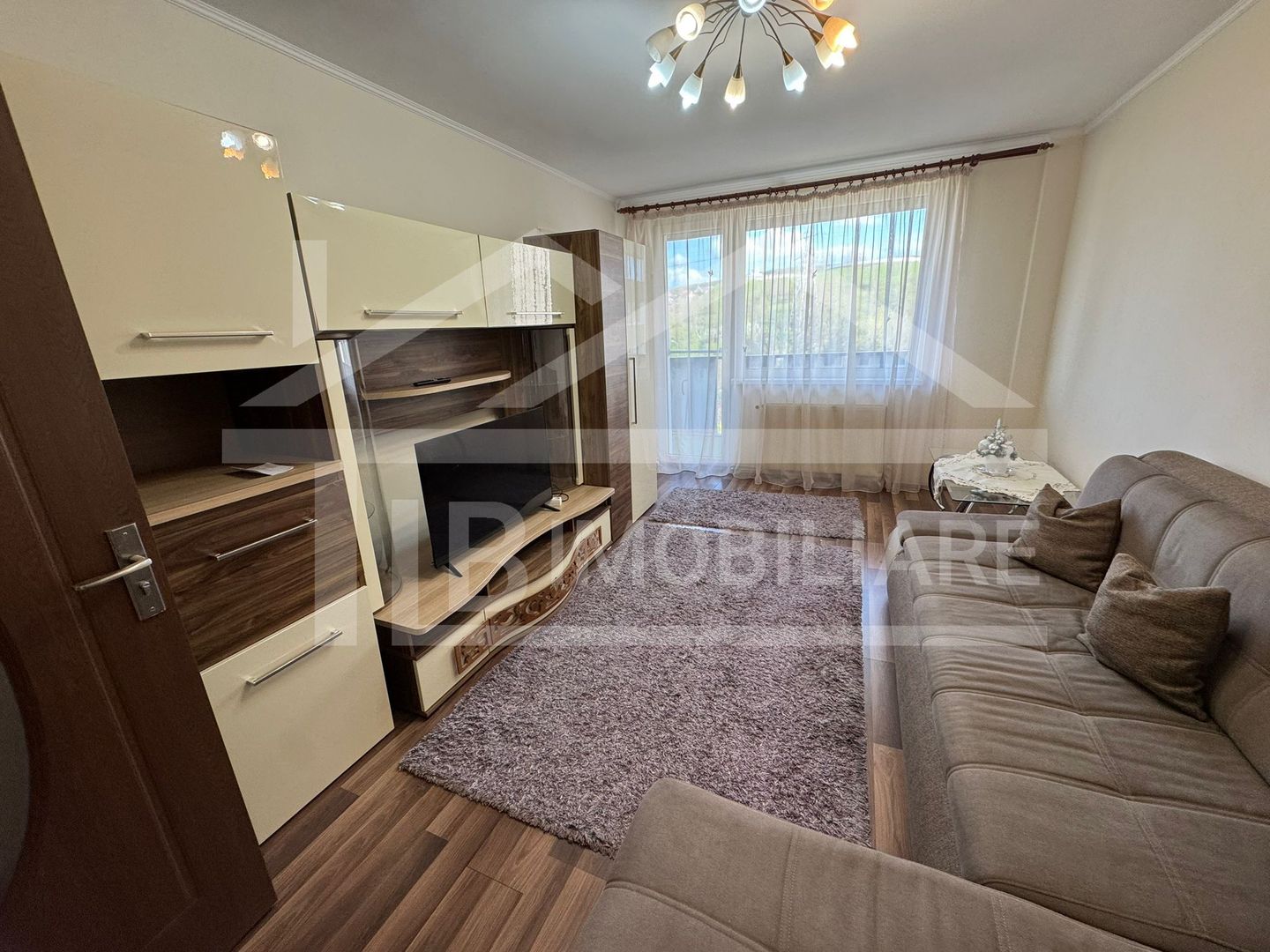 Apartament cu 2 camere, 57mp, Zona Dambu Pietros - Poză 1