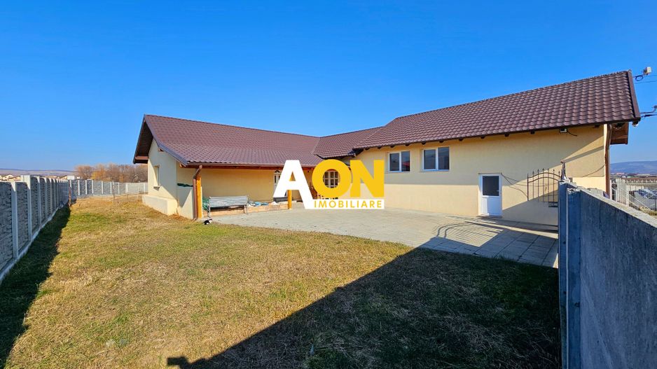 Casa cu 4 dormitoare, 821 mp teren - Poză 1