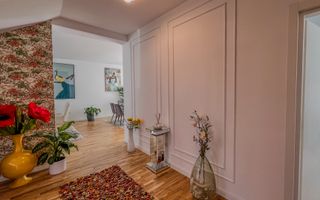 Vilă individuală elegantă, complet mobilată și utilată, lângă parcul și pădurea din Corbeanca - Poză 9