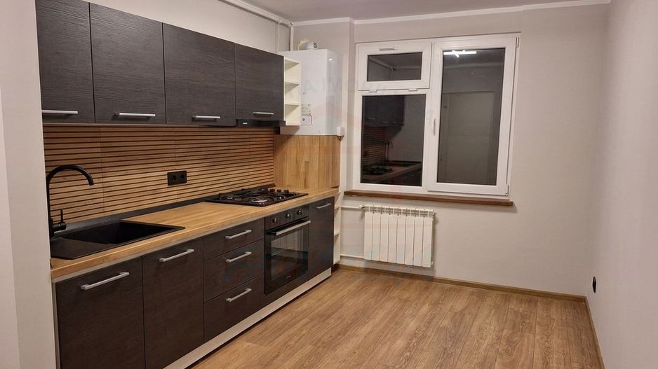 Vanzare apartament 2 camere in Centru, 48 mp, 75.000 EURO - Poză 1