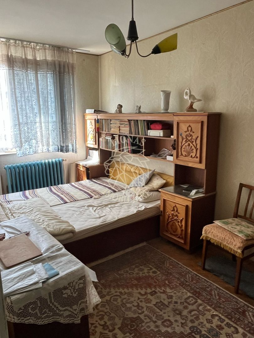 Apartament decomandat 4 camere 85 mp+balcon-etaj 3-Zona Independentei - Poză 2