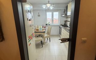 Decomandat si spatios - Poză 19