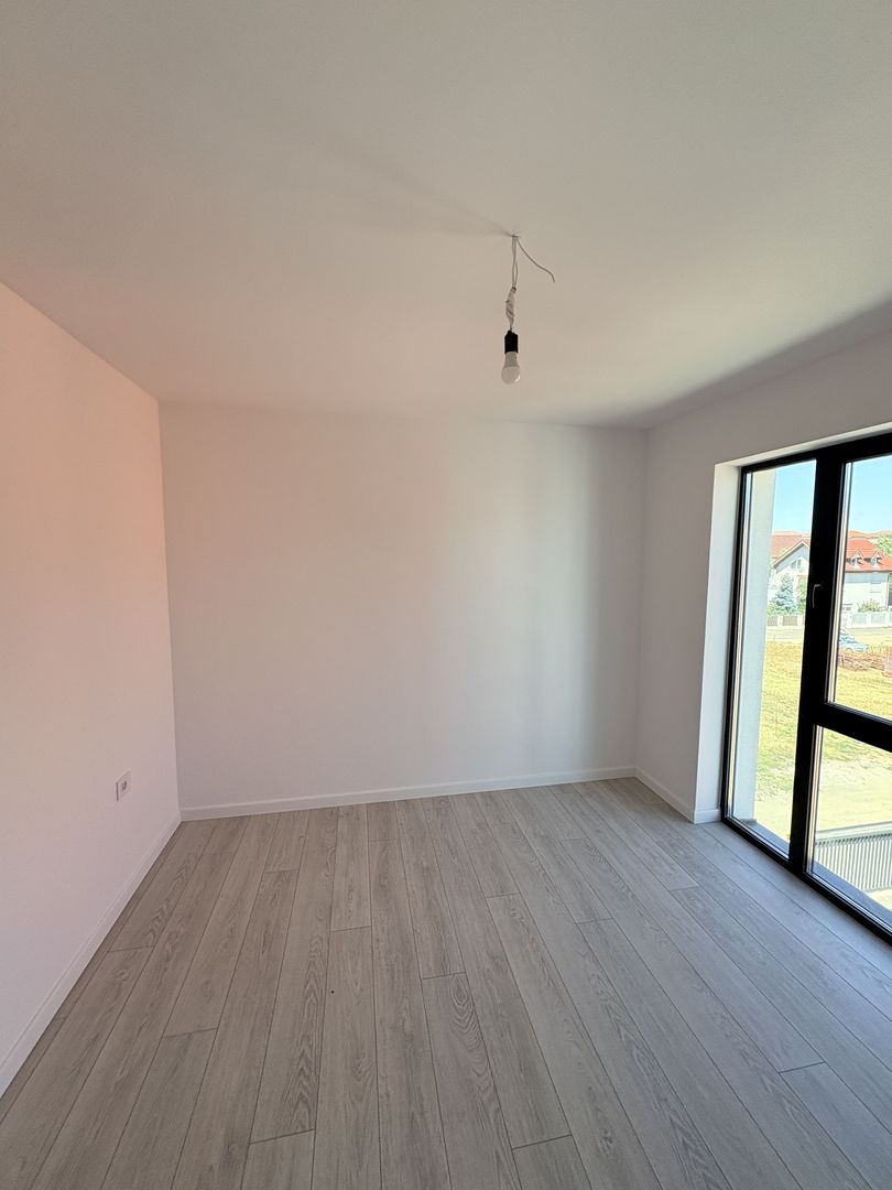 3 CAMERE, ZONA EXCELENTĂ, 2 MINUTE PÂNĂ LA PRINCIPALA - Poză 2