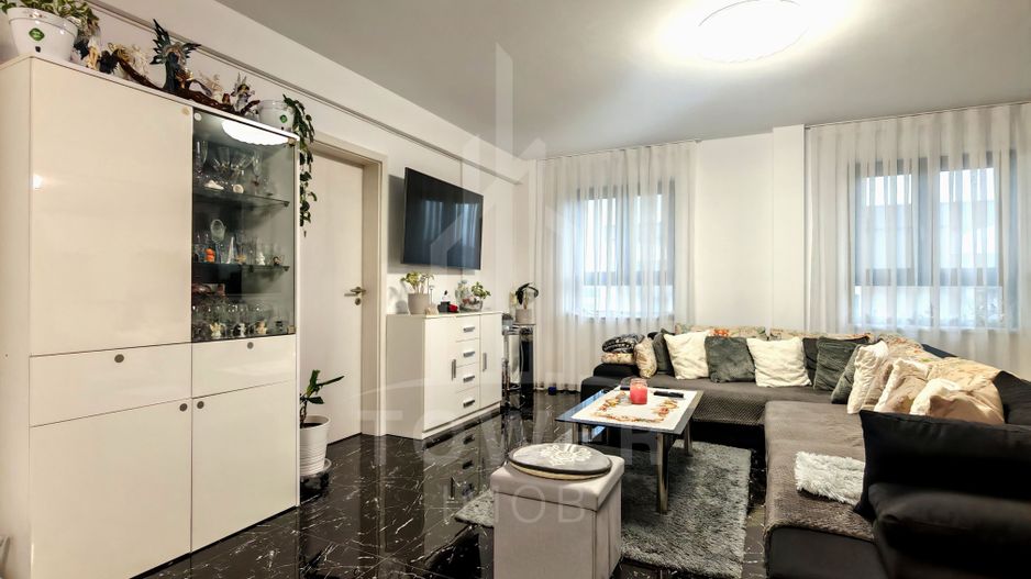 Penthouse 116 mp, terasă generoasă- vedere panoramică, compartimentare excelenta - Poză 1