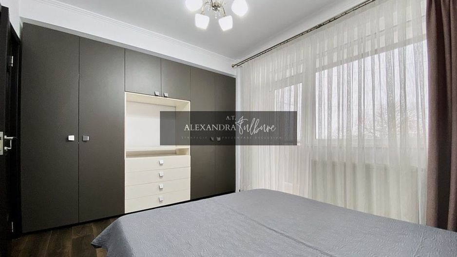 Apartament 3 camere, 2 balcoane, etaj intermediar, parcare. - Poză 3