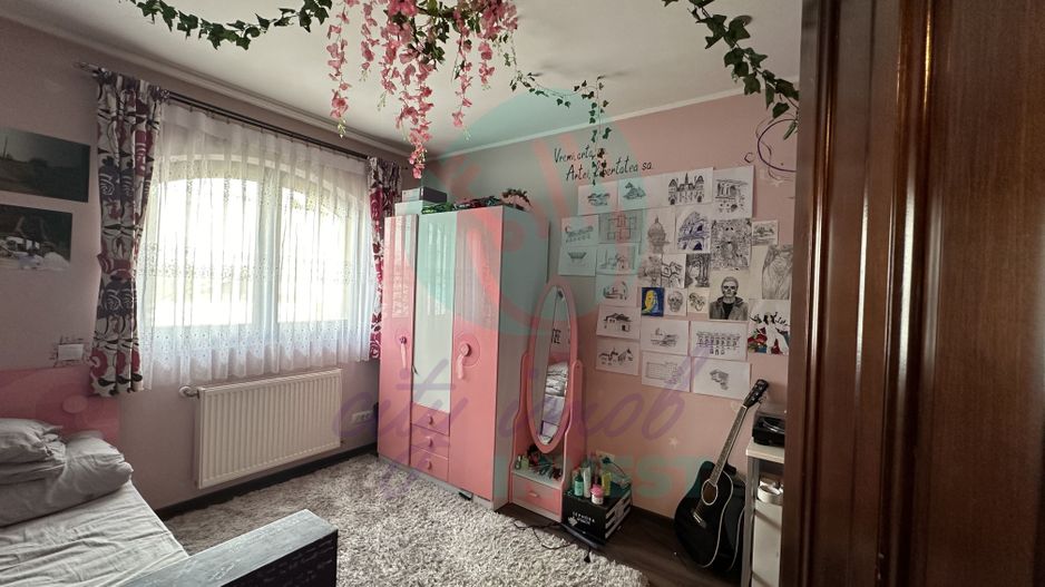 Vila 2013, bine compartimentata, aproape de metrou - Poză 13