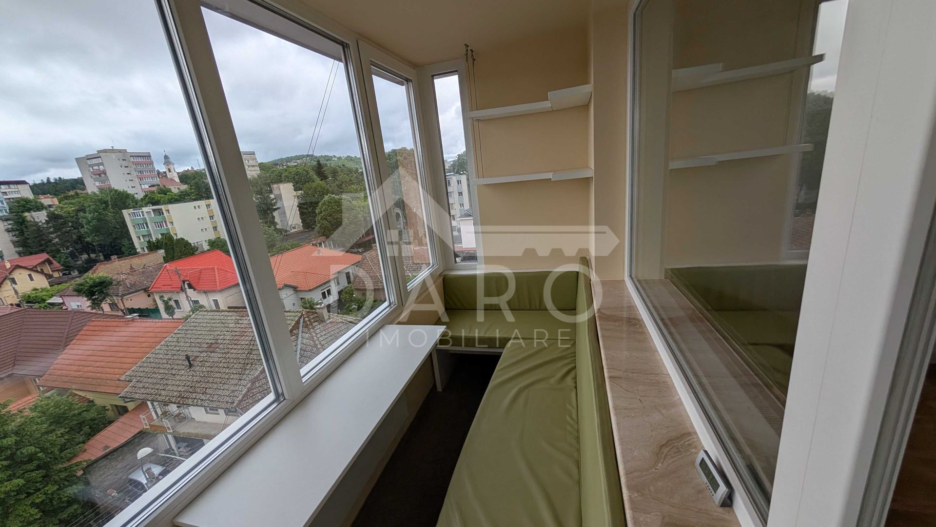 🏡 Apartament de închiriat – 3 camere decomandat - Poză 2