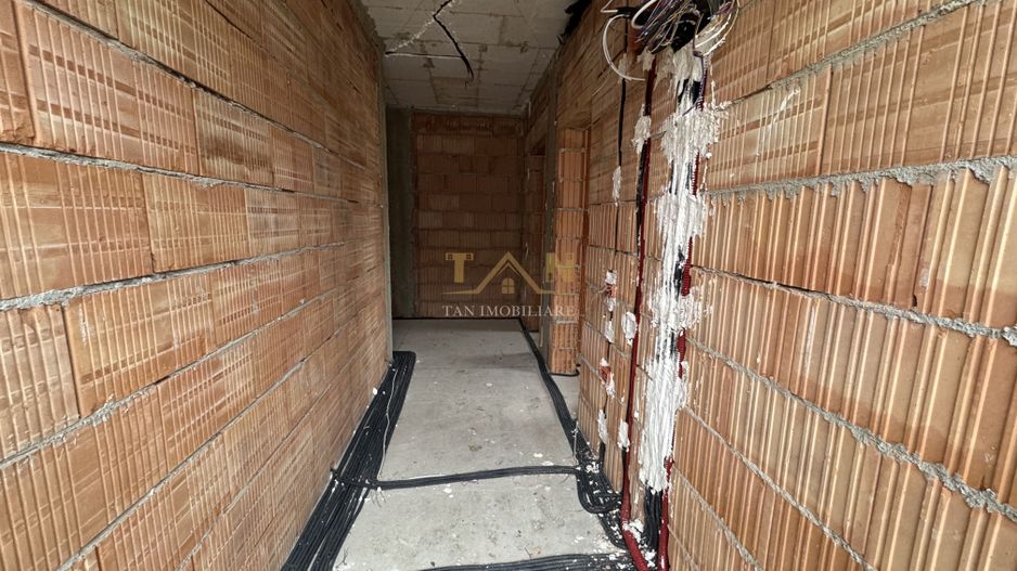 Duplex cu 3 camere, 80 mp utili Mosnita Veche - Poză 10