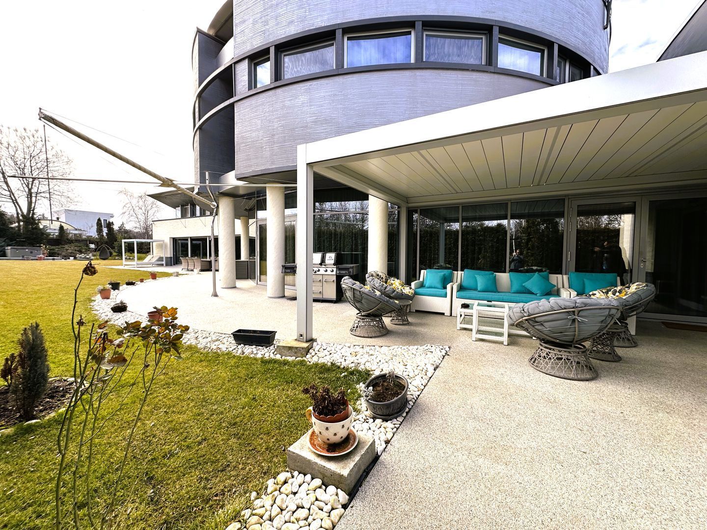 Bijuterie Arhitecturala Premiata, cu Piscina si Tehnologie Inteligenta - Poză 10