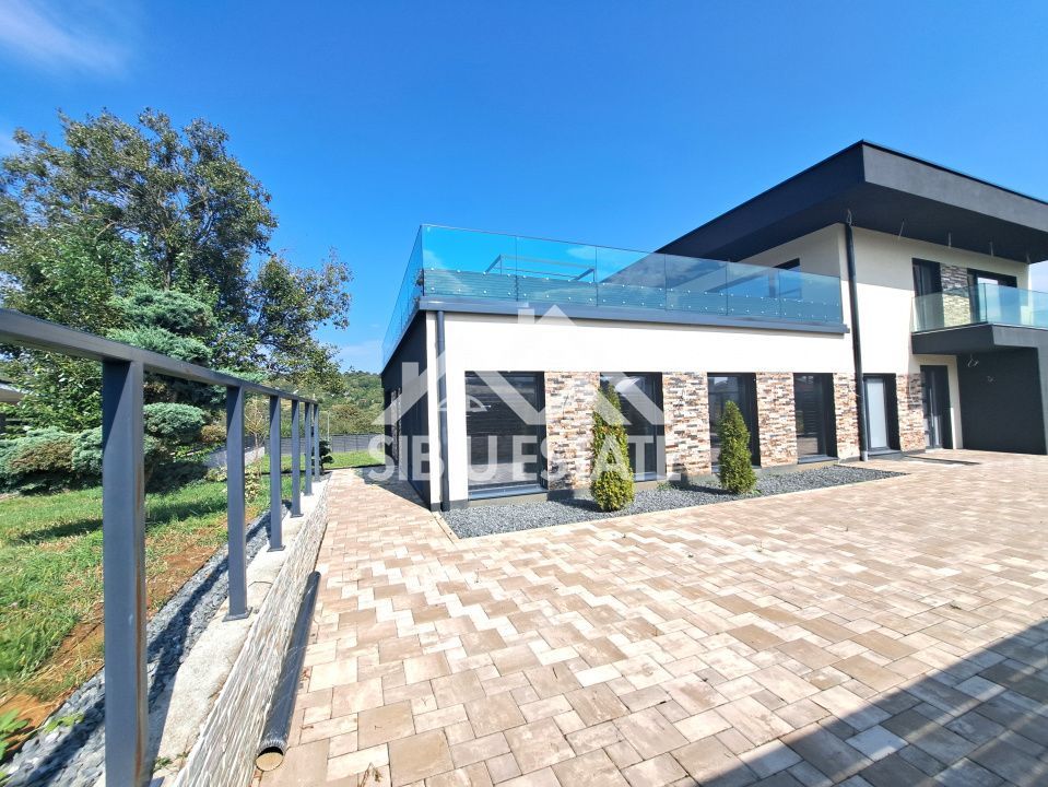 Casa Sibiu Cisnadioara, garaj, piscina, terase panoramice - Poză 34