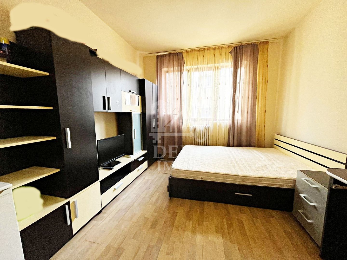 Apartament 1 camere de vânzare in zona Rogerius, Oradea - Poză 1