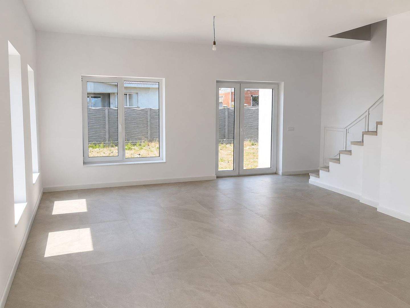 Jumătate de duplex premium, 120 mp utili, teren 256 mp, garaj și 3 dor - Poză 19