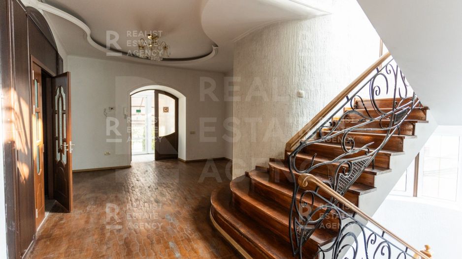 Vânzare, oficiu, 4 nivele, 11 odăi, str. Mazililor, Botanica - Poză 3