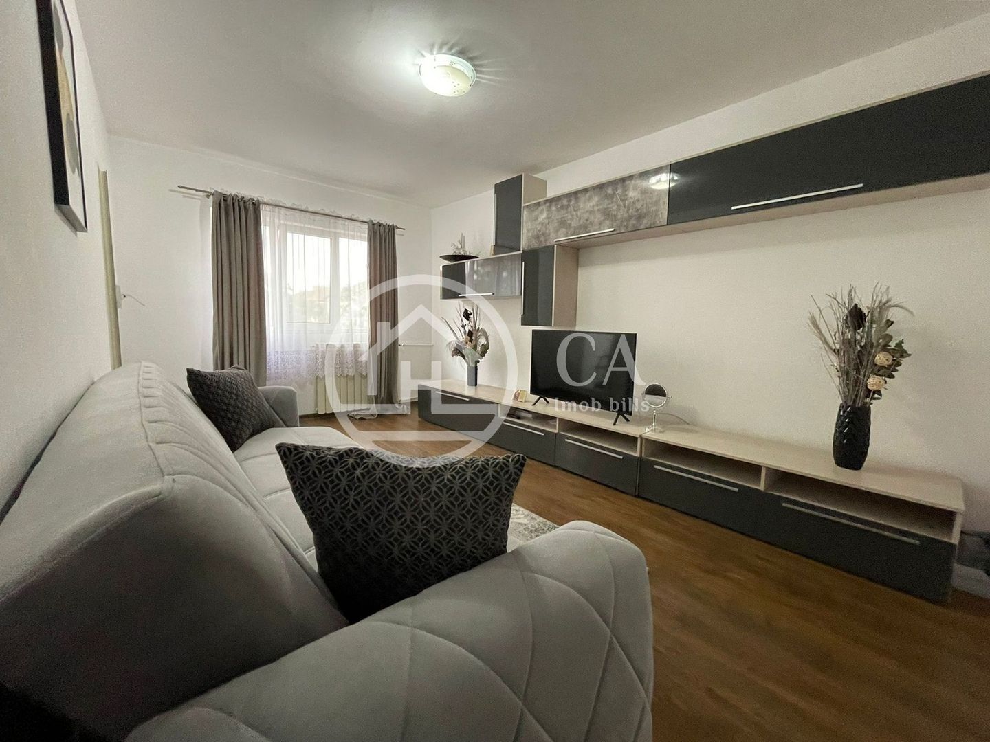 Apartament de inchiriat cu 3 camere in zona Decebal, Oradea. - Poză 1