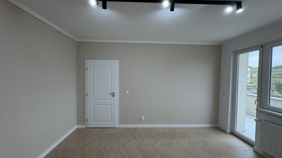 Apartament nr.17 cu 2 camere, boxa si parcare incluse in pret - Poză 1