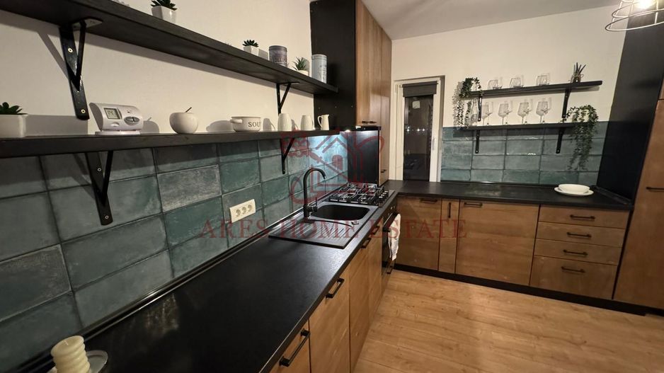 Apartament cu 2 camere, curte 120 mp, 2 locuri de parcare. - Poză 1