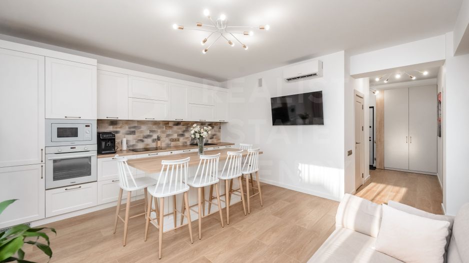 Vânzare, apartament, 2 dormitoare + living- 82 mp, Buiucani - Poză 2