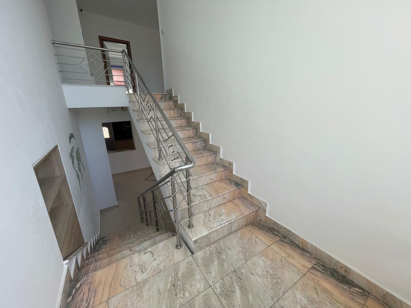 Vila superba 5 camere Pipera  I Erou Iancu Nicolae I  Stradala - Poză 6