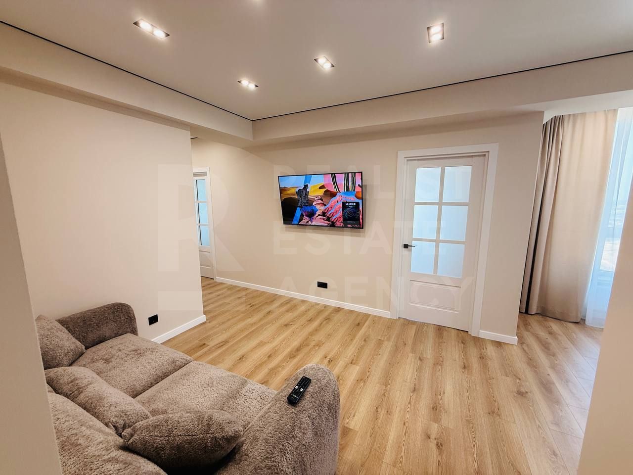 Vânzare, apartament, 3 camere + living, str. Ialoveni, Durlești - Poză 2