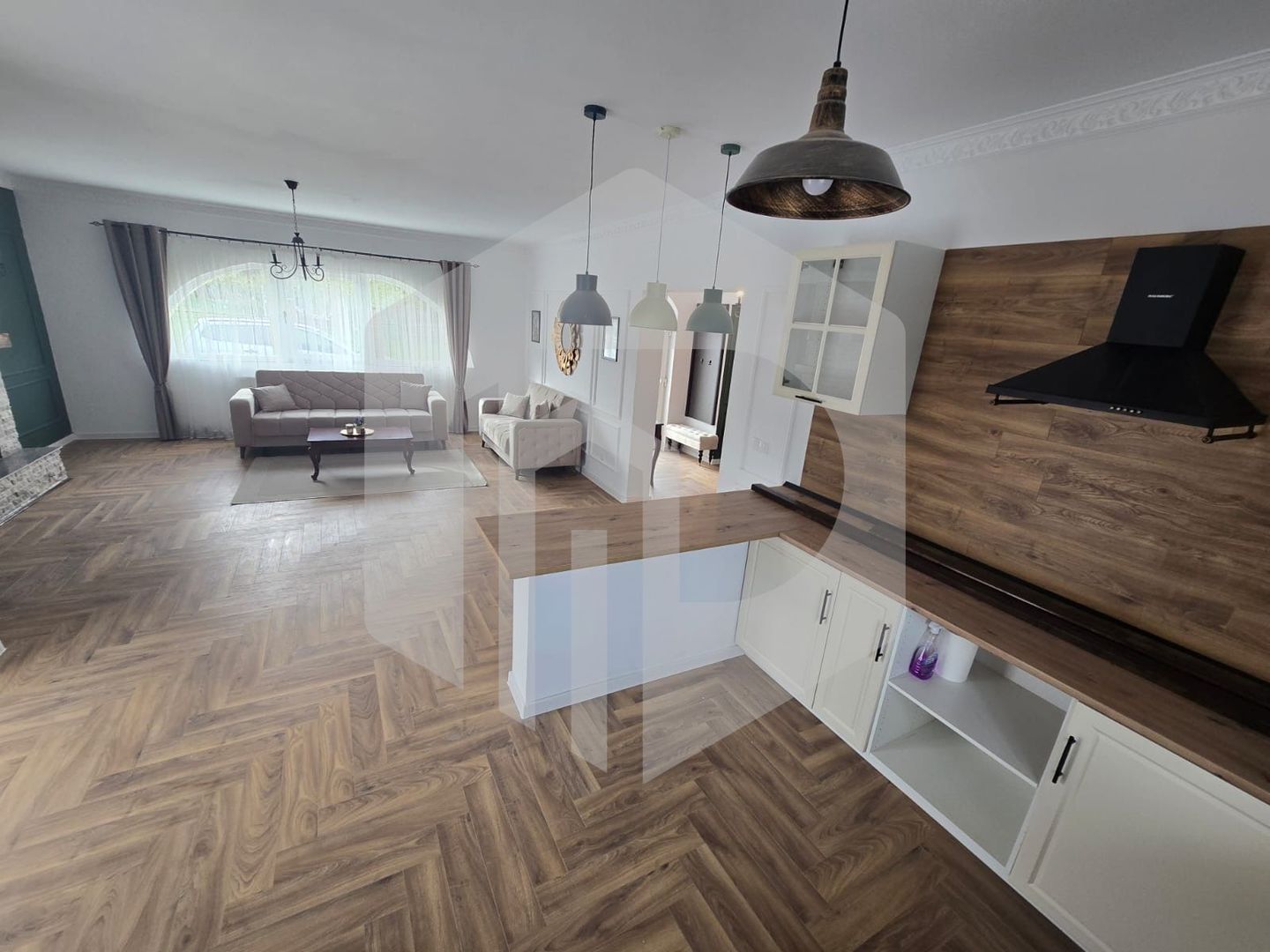 Casa superba 3 dormitoare 500 teren zona Tocile - Poză 1