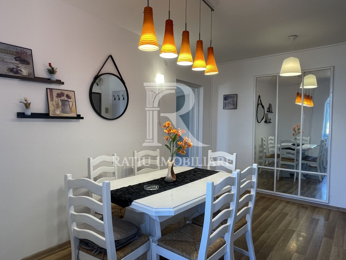 Apartament cu 3 camere | Central | Vedere panoramică | Oradea - Poză 3