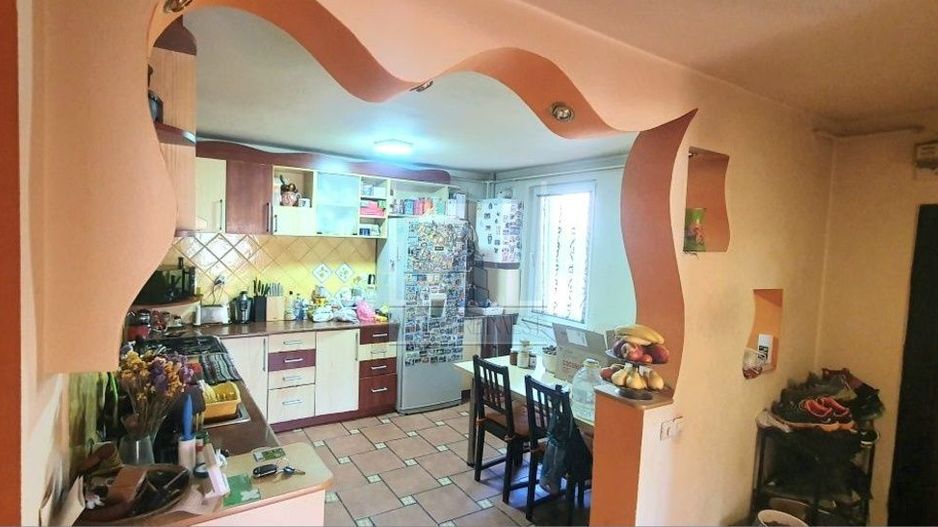 Apartament 4 camere de vanzare/ zona Tractorul - Poză 4