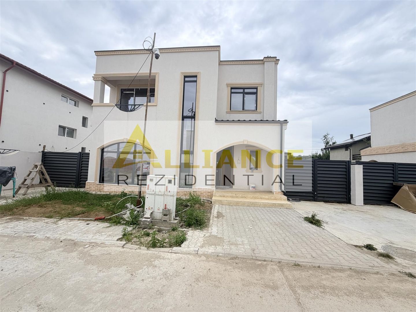 Casa individuala || 5 camere || 5 min fata de metrou - Poză 1