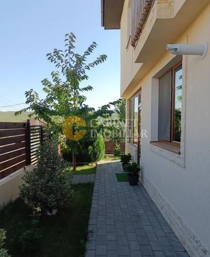 Casa Rediu - CasaBlanca - 4 camere - mobilata - la strada - Poză 3