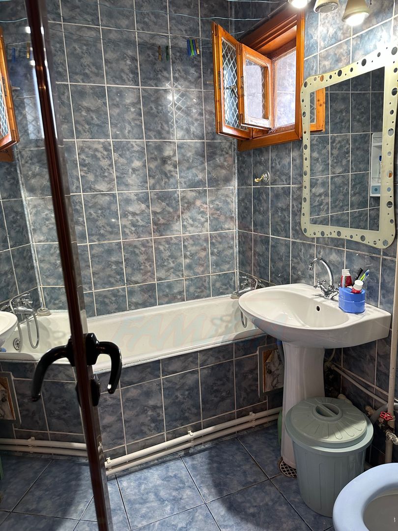 SE VINDE APARTAMENT 3 CAMERE, MICRO 38, 63.000 EURO - Poză 3