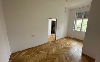 Apartament renovat în clădire istorică - are garaj - Poză 16