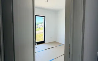 Vilă chalet modern cu perete panoramic de sticlă - Livezeni, Mureș - Poză 11