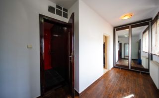 CASĂ CU TEREN 262 MP ȘI SPAȚIU COMERCIAL – SECTOR 4, BUCUREȘTI - Poză 10