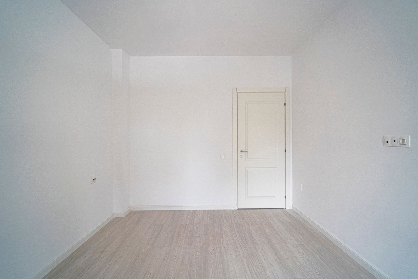2 camere 52 mp+42 mp terasa, parter, Bloc finalizat, centrala, bucatarie inchisa - Poză 6