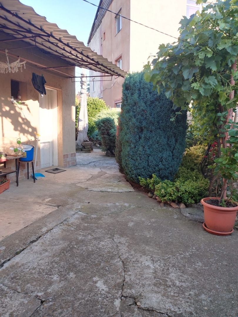 ageuropa.ro vinde casa in zona 14 Mai cu 3 cam. si teren aferent de 500mp. - Poză 4