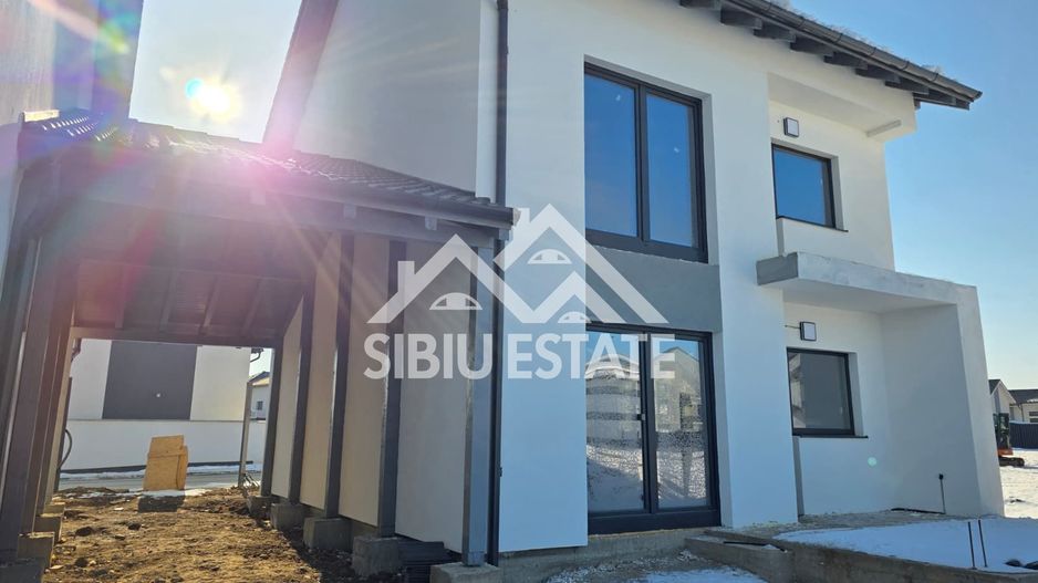 Casa cu carport si terasa, Selimbar, Sibiu - Poză 1