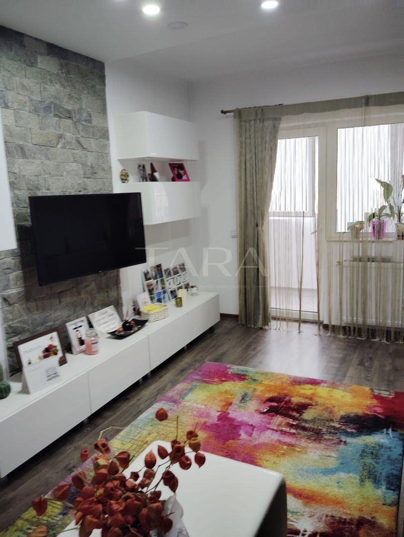 Apartament 4 Camere, pe doua niveluri,  Central Apahida. - Poză 1