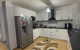 Casă spațioasă cu piscină, de vânzare în Simeria - Poză 15