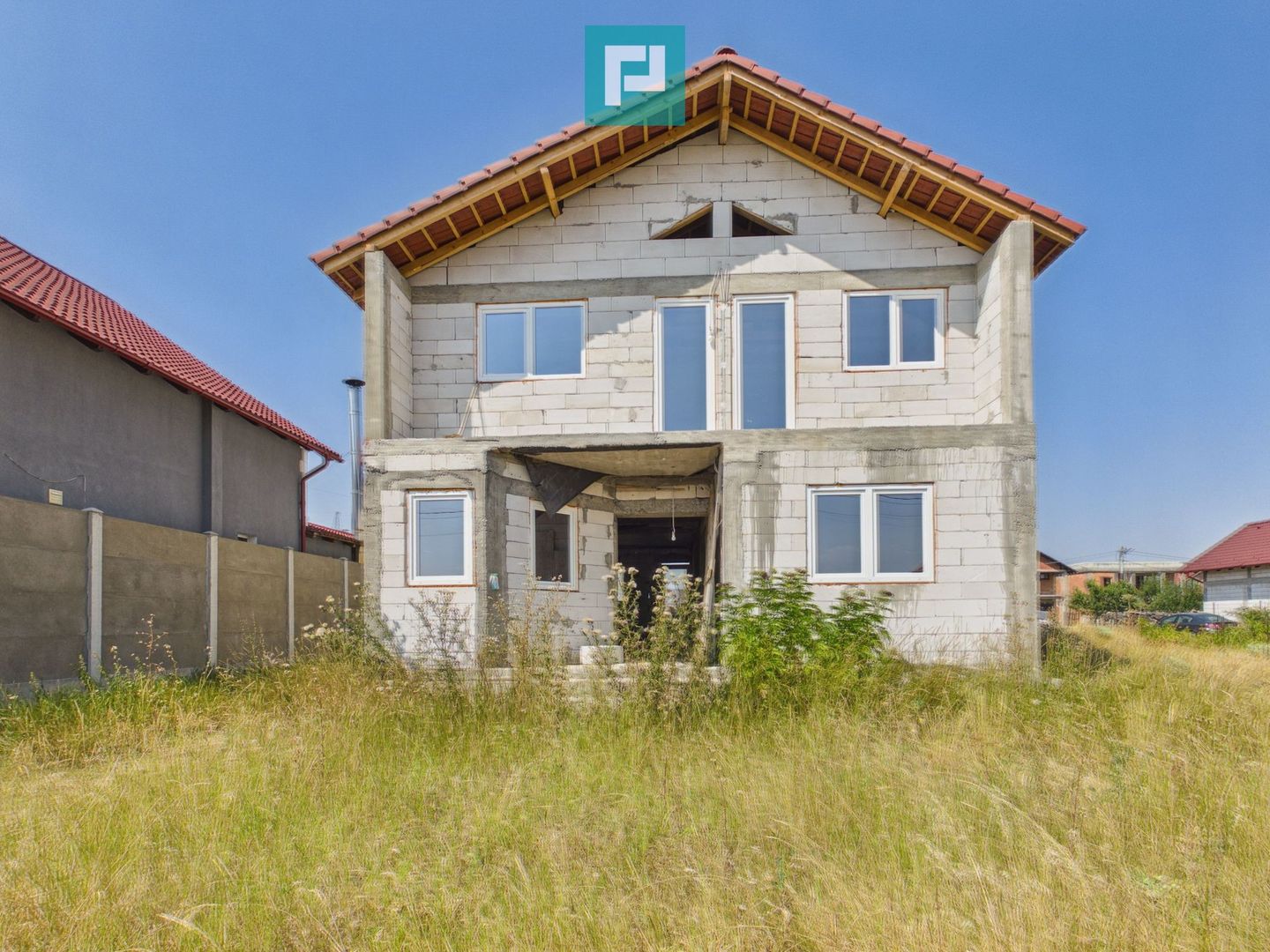 Vilă la roșu cu 4 dormitoare în Fântânele - Poză 2