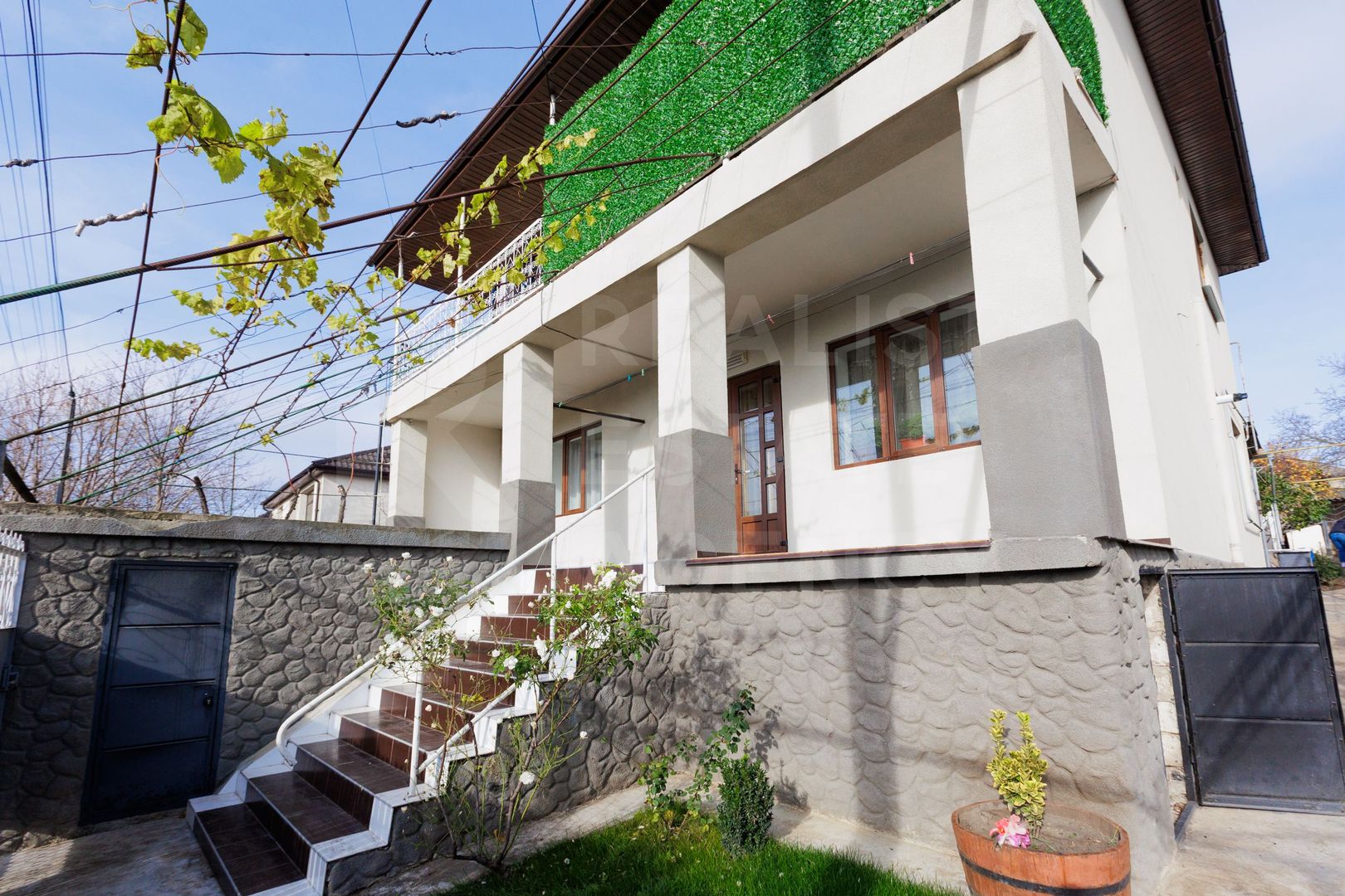 Vânzare, casă individuală, 2 nivele, str. Fructelor, or. Ialoveni. - Poză 1