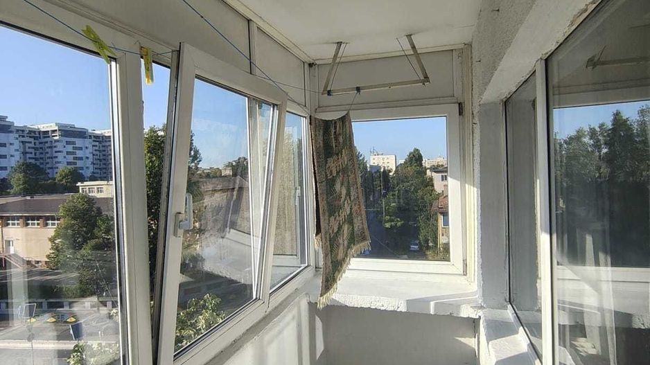 Inchiriez Garsoniera Spatarul Preda 42mp - Poză 6