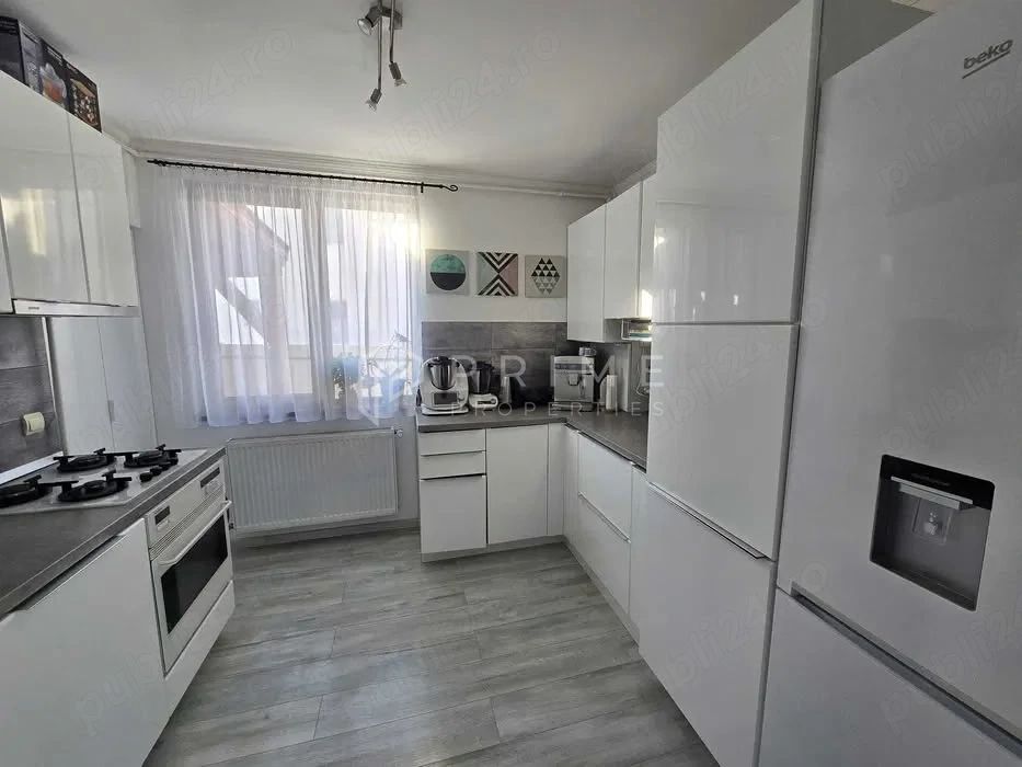 Casă familială spațioasă în zonă liniștită | Sângeorgiu de Mureș | - Poză 6